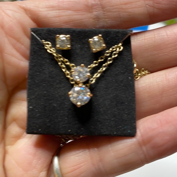 Avon Jewelry - Avon Necklace and Earring set Gold tone